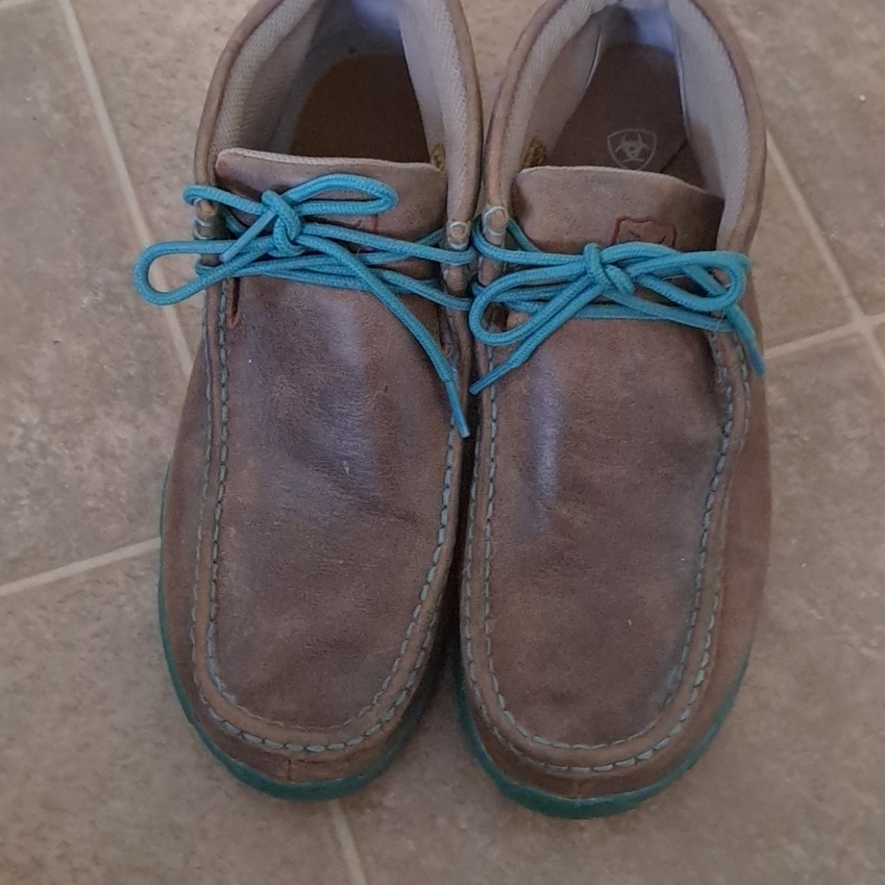 Twisted x driving mocs